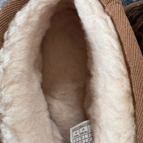 UGG Boot Mini Short Leopard Print - Picture 8 of 10